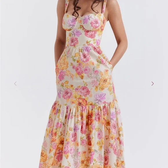 House of CB ELIA
Ivory Floral Midi Sundress M plus cup - Picture 1 of 10